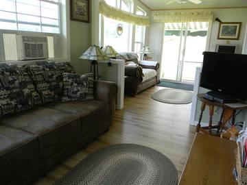 Log Cabin for 3 Guests in Seneca Rocks, Preston County, Picture 3