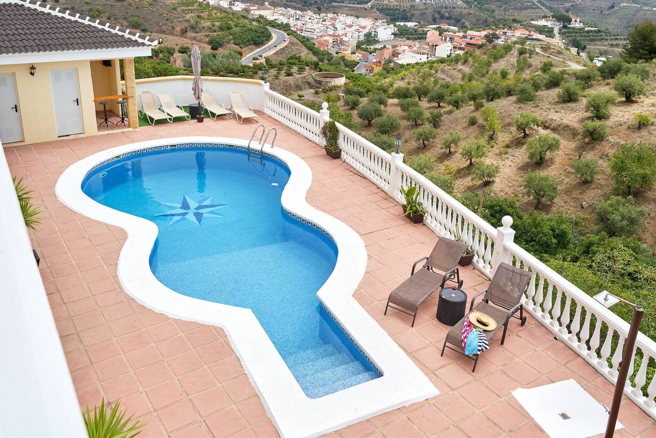 Villa 'Soraida' with Sea Views, Wi-Fi, and Central Heating in Itrabo, Costa Tropical