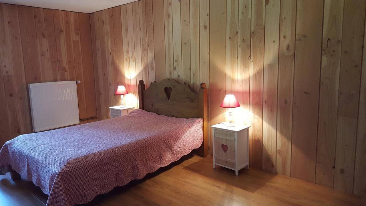 Sancier gîte au calme grand terrain circuit cascades du Hérisson in Saugeot, Jura Francais