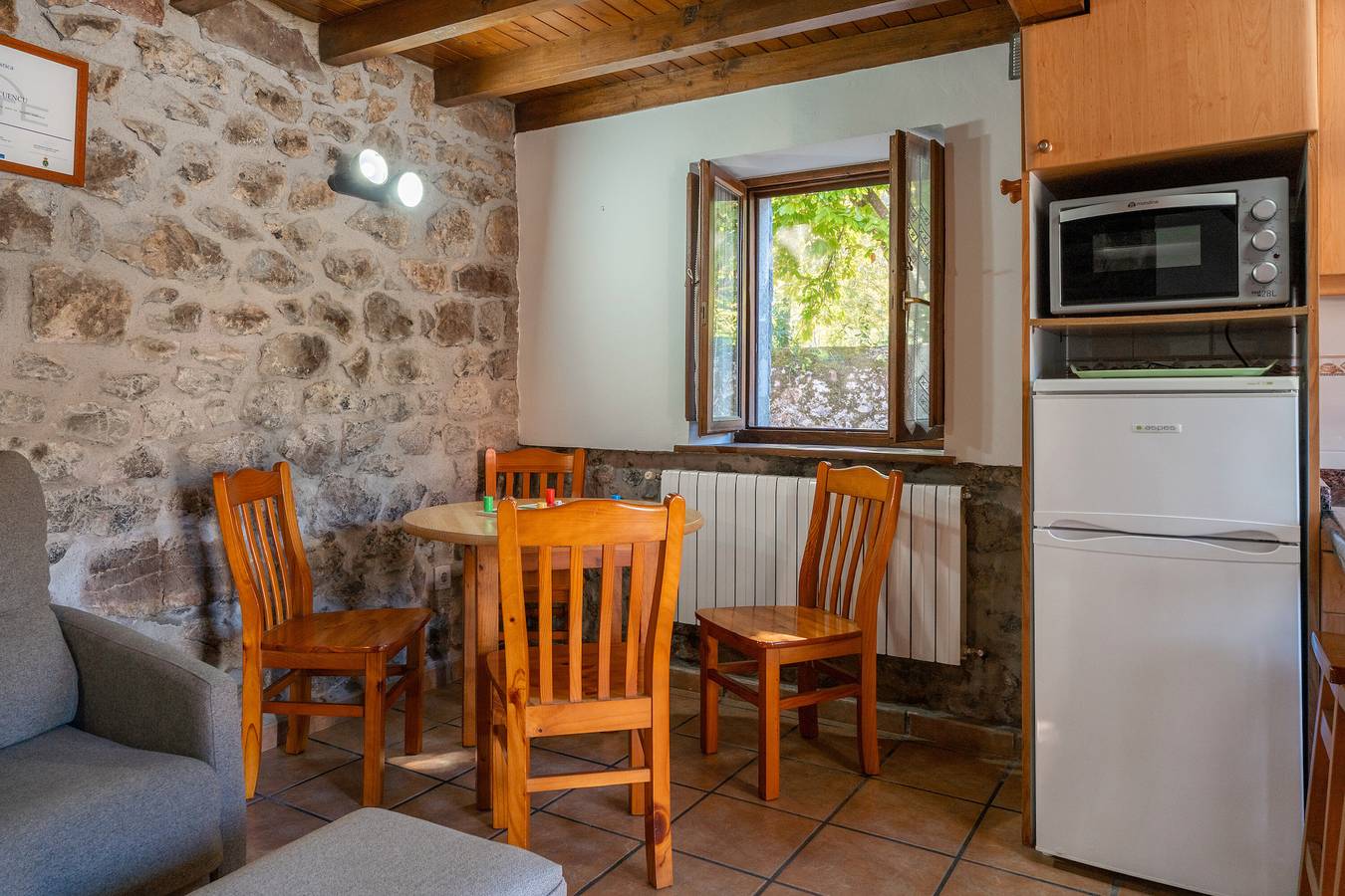 Country House 'La Casina De Cuencu' with Mountain View, Private Terrace and Wi-Fi in Margolles, Cangas de Onís