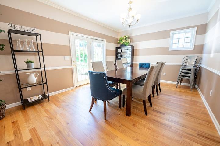 Vacation rental for 12 people, with balcony and yard in Charlottesville