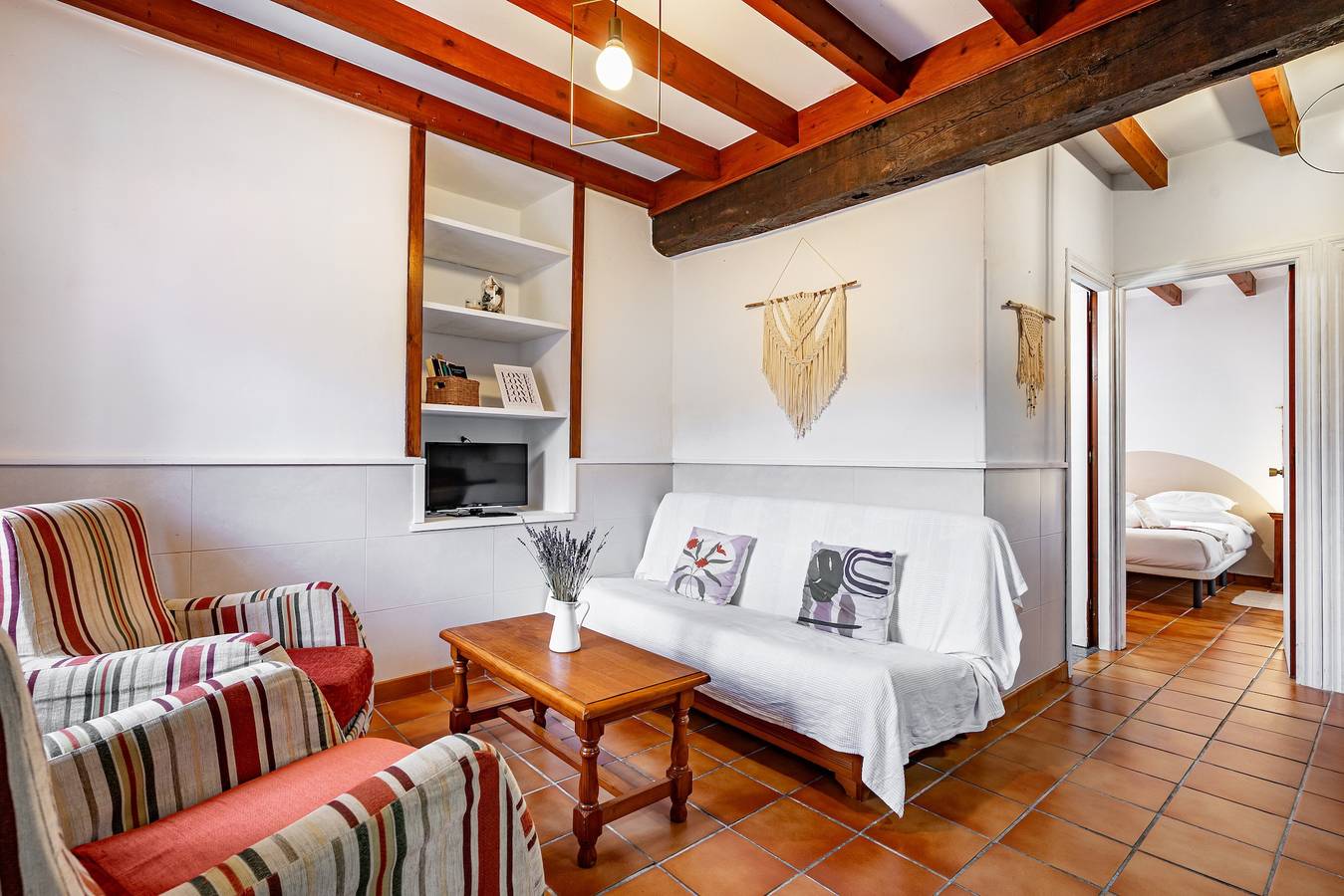 Ganze Wohnung, Ferienwohnung 'Florenta A1' mit Bergblick, privater Terrasse und Wi-Fi in Cangas de Onís, Costa Verde (Spanien)