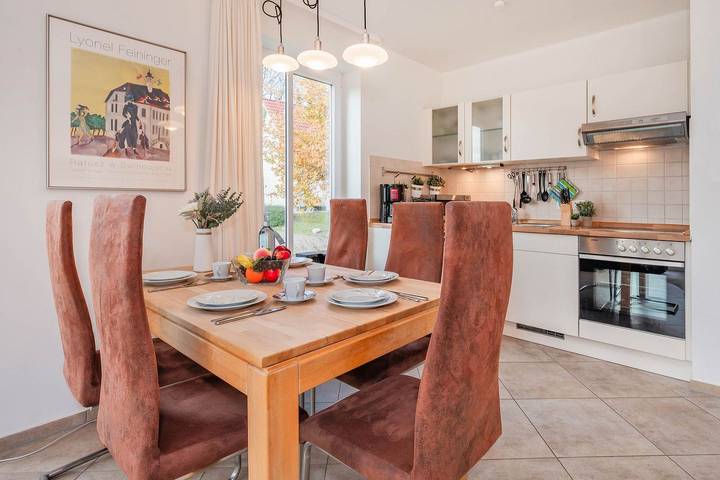Ferienhaus am Wolgastsee - mit Kamin, Terrasse und zwei Tageslicht-Bäder in Gothensee, Korswandt