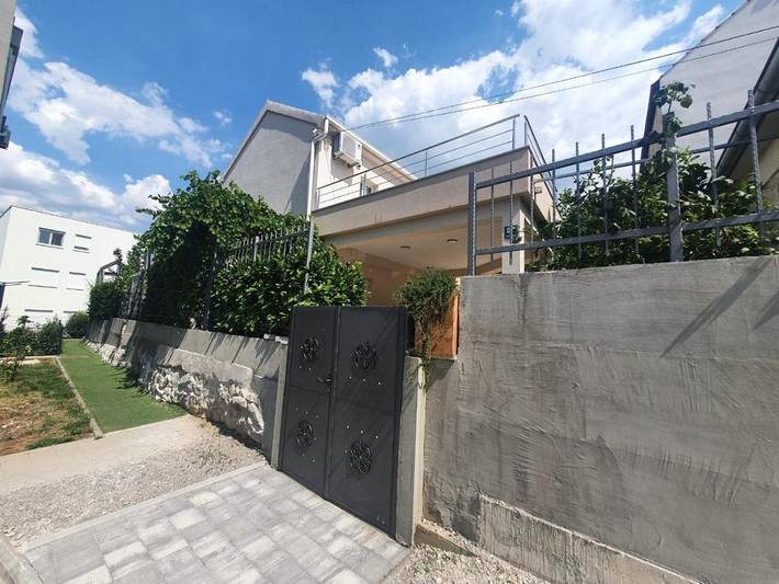 Villa pour 5 personnes, avec jardin et piscine à Solin - 2