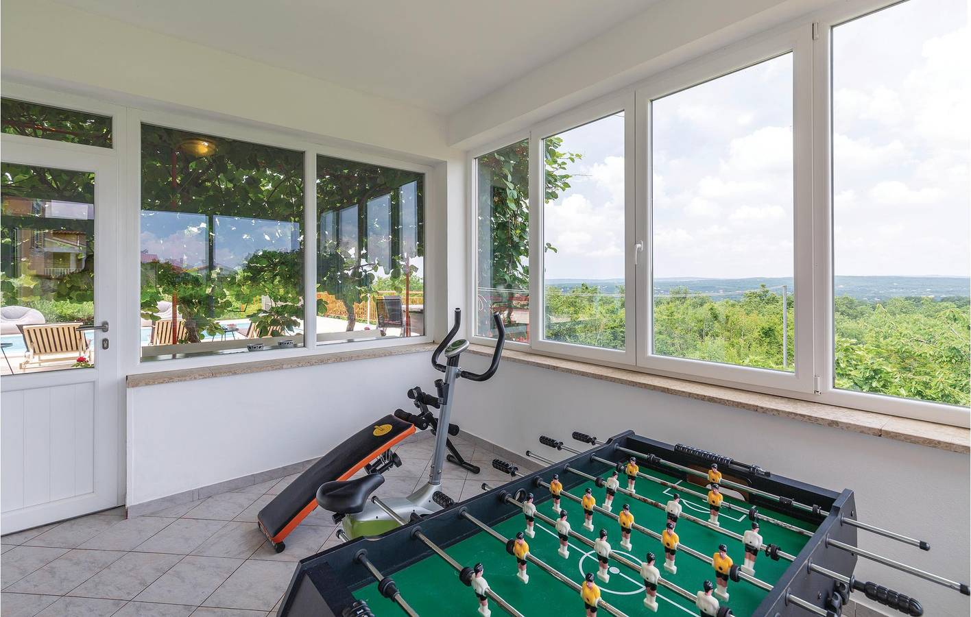 Maison de vacances pour 4 personnes avec terrasse in Presika, Côte Est de l'Istrie