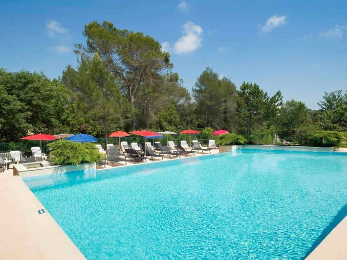 Hôtel pour 2 personnes, avec Terrasse et Jardin ainsi que Piscine et Vue à Sophia Antipolis