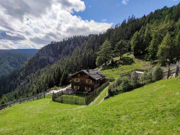 Gîte pour 4 personnes, avec jardin et vue à Chiusa