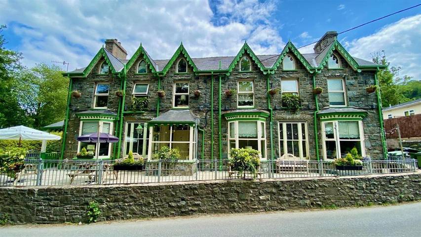 Holiday rental for 2 people, with garden and view, with pets in Llanbedr