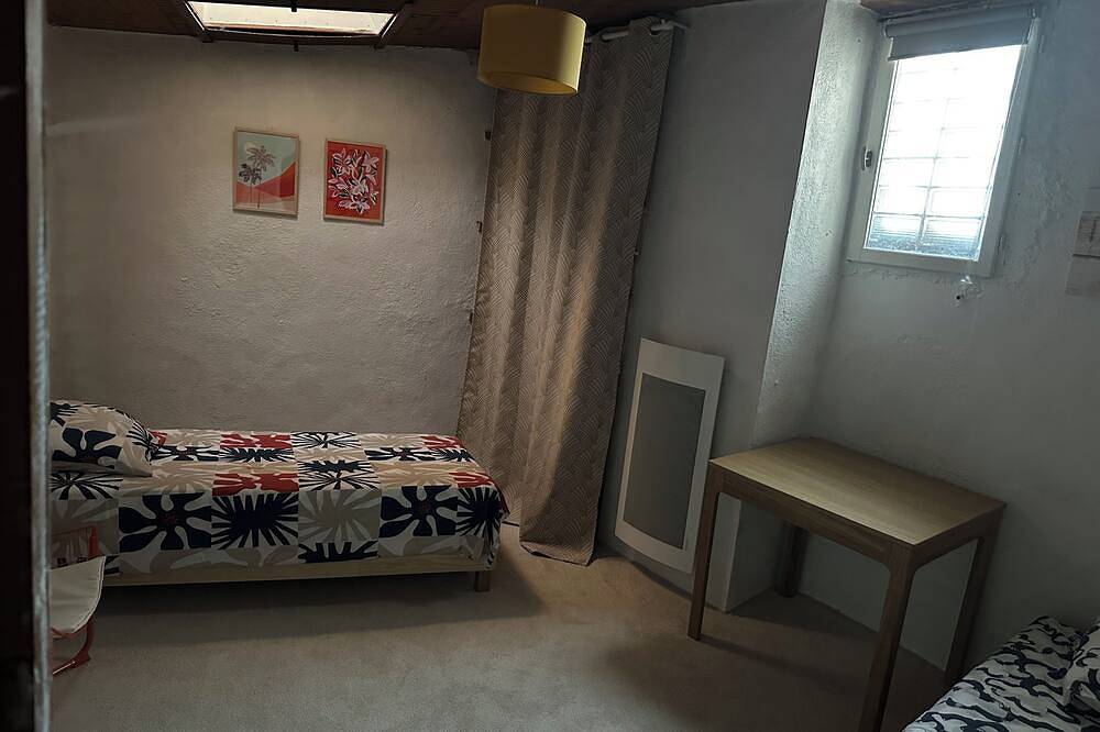 Charming Renovated House in Cucuron, sunny and quiet patio, large living space in Cucuron, Parc naturel régional du Luberon