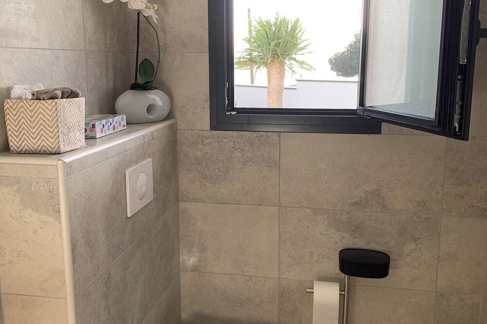 Ganze Wohnung, 50m2 garden level, 400 m from Agosta beach in Albitreccia, Ajaccio und Umgebung