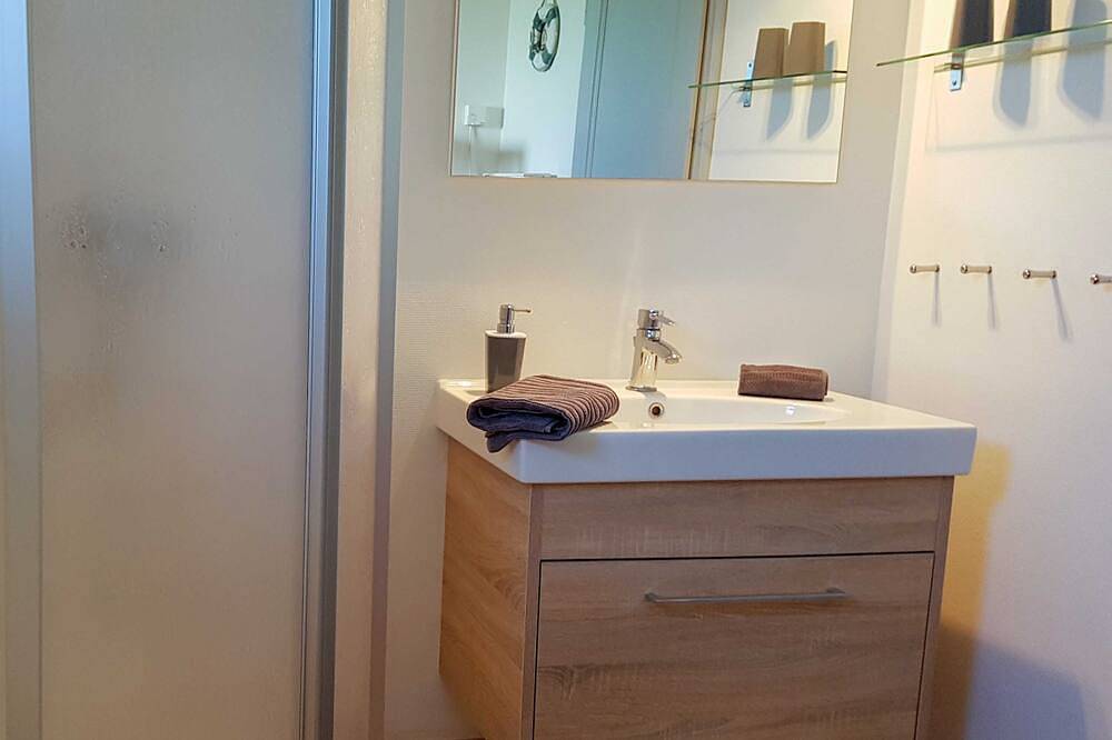 Ganze Wohnung, Ferienwohnung im roten Haus - Ferienwohnung im Anbau in Sundhagen, Stralsund Umland