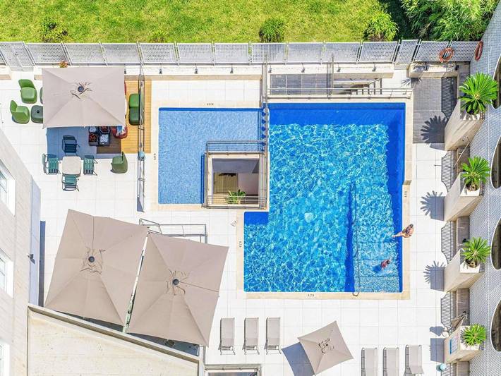 Hotel para 2 personas, con jardín y piscina - 1