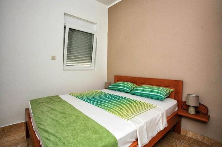 Villa für 12 Personen, mit Sauna und Garten in Montenegro - 3