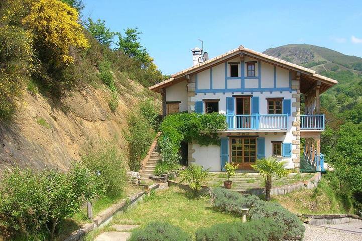 Maison de vacances pour 6 personnes, avec Balcon ainsi que Jardin et Piscine à Etxalar