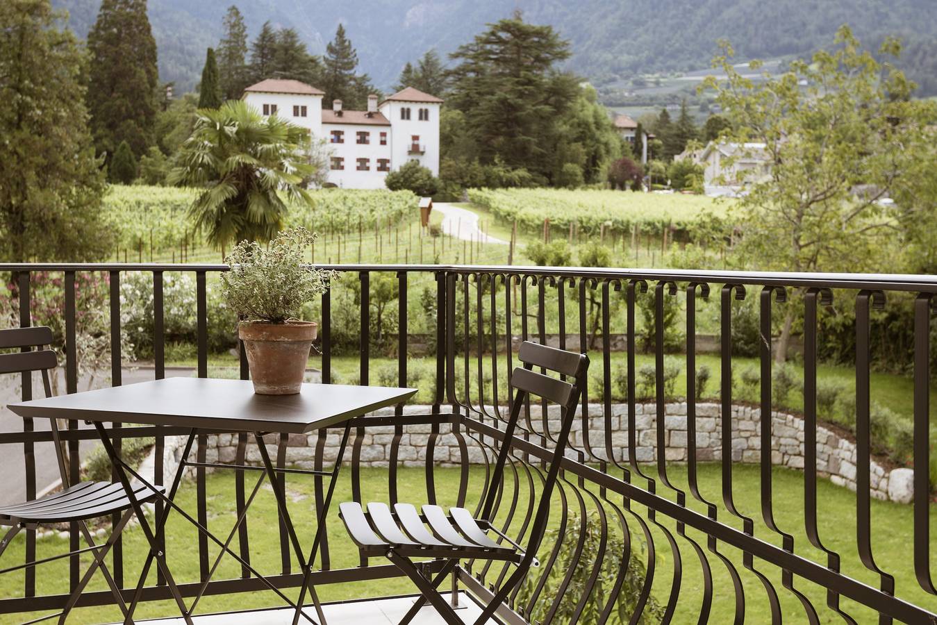 Appartement entier, Appartement 'Ansitz Layshof Apt Hauskapelle' avec vue sur la montagne, jardin partagé et Wi-Fi in Merano, Alpes de Sarntal