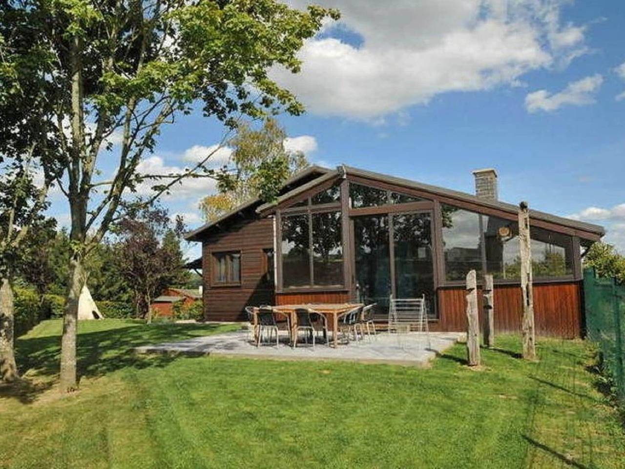 Chalet in Durbuy mit Jacuzzi & Garten in Somme-Leuze, Region Namur