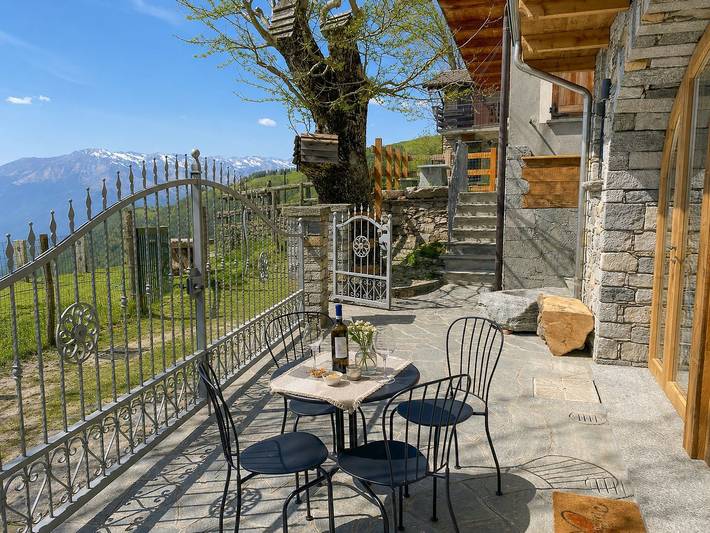 Bungalow für 4 Personen, mit Terrasse und Garten sowie Seeblick und Ausblick in Norditalien - 4
