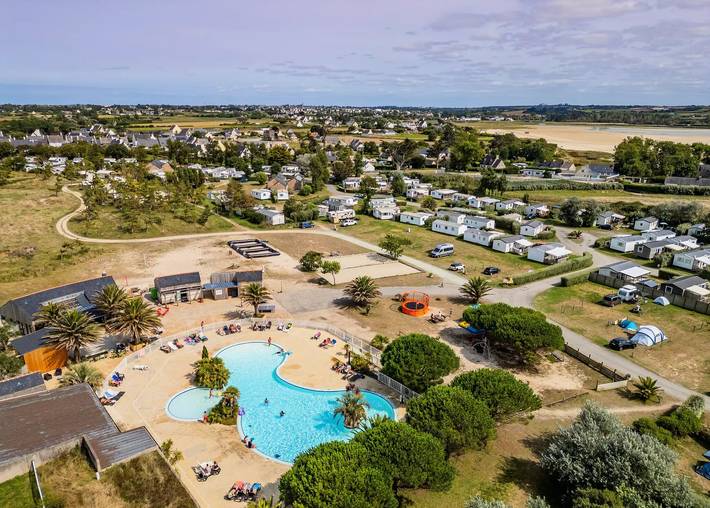 Camping pour 6 personnes, avec piscine ainsi que sauna et terrasse en Bretagne - 2
