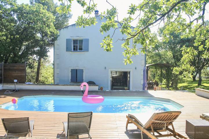 Location de vacances pour 8 personnes, avec terrasse et jardin à Eyragues - 2