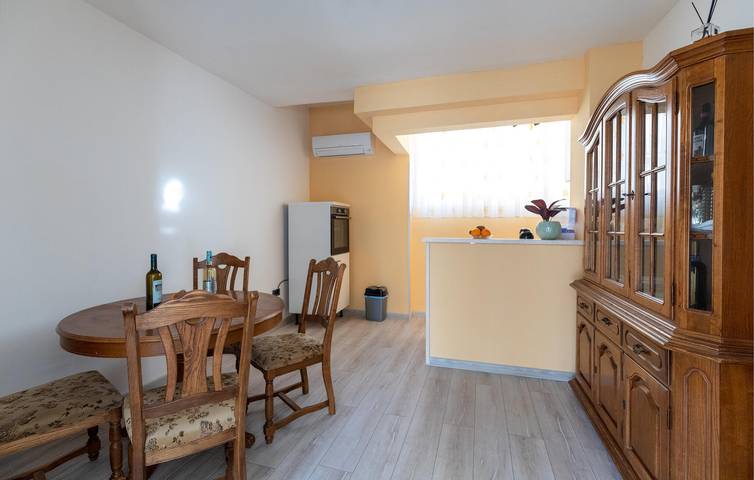 Ganze Ferienwohnung, Sonnige 2-Zimmer-Wohnung mit Terrasse in der Nähe von Ploče und der Küste in Ploce, Dubrovnik-Neretva