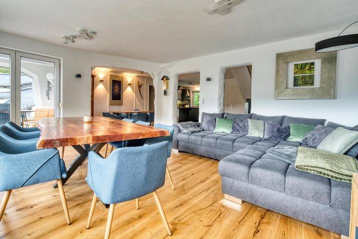 Ferienwohnung für 14 Personen, mit Balkon und Terrasse sowie Garten und Sauna in Triberg