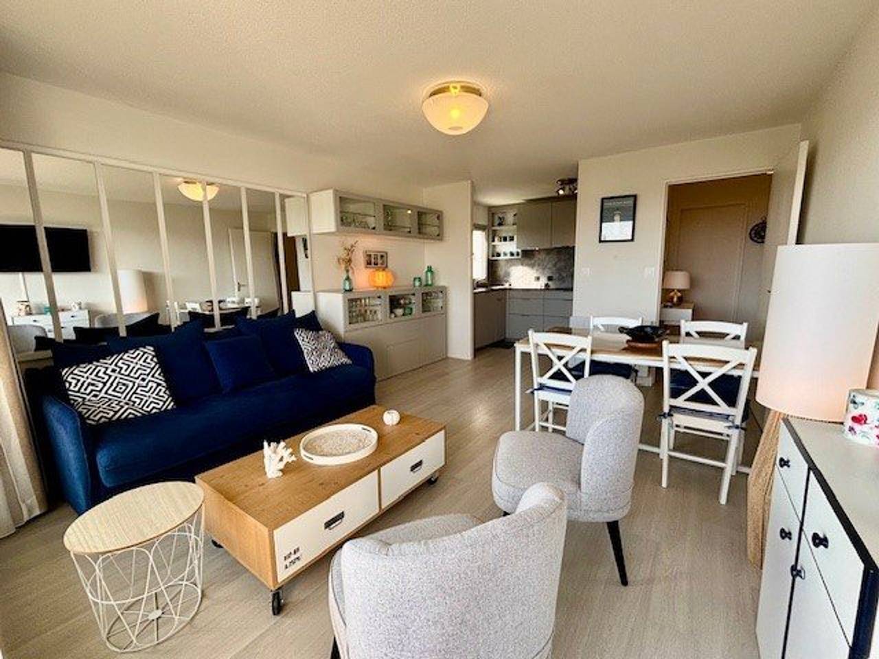 Ganze Wohnung, Renovierte Wohnung in Quiberon für 4, nahe am Strand mit Balkonen und Parkplatz in Quiberon, Côte des Mégalithes