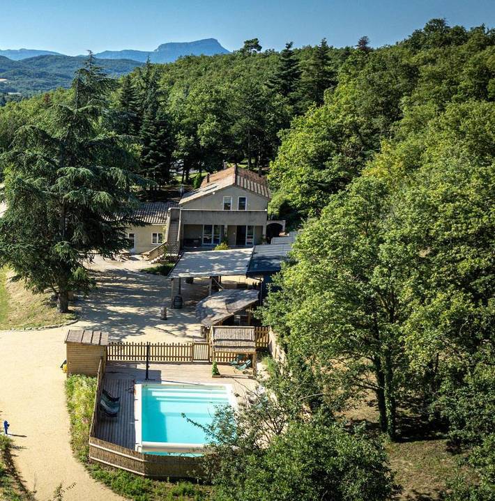Casa de vacaciones para 15 personas, con vistas además de piscina y jardín - 1