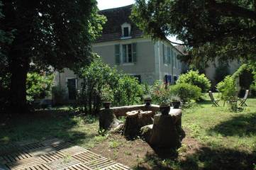 Gîte pour 3 personnes, avec jardin et vue à Cubjac