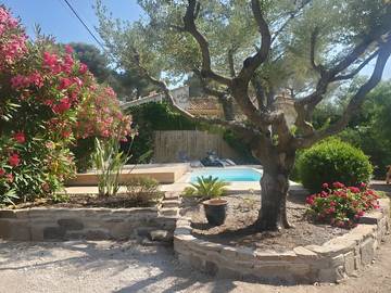 Gîte pour 6 personnes, avec jardin ainsi que piscine et terrasse dans le Var