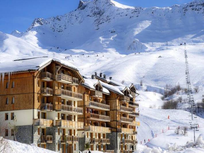 Gîte pour 4 personnes, avec sauna et piscine, adapté aux familles à Montgellafrey