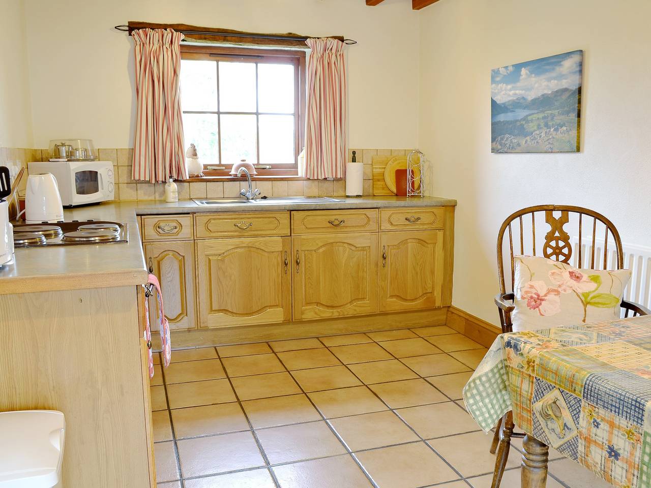 Stable Cottage - B6062 in Pooley Bridge, Lake District