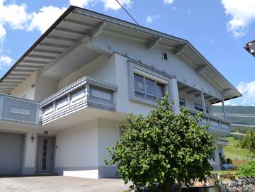 Ferienwohnung für 7 Personen, mit Balkon und Garten, kinderfreundlich in Wenns