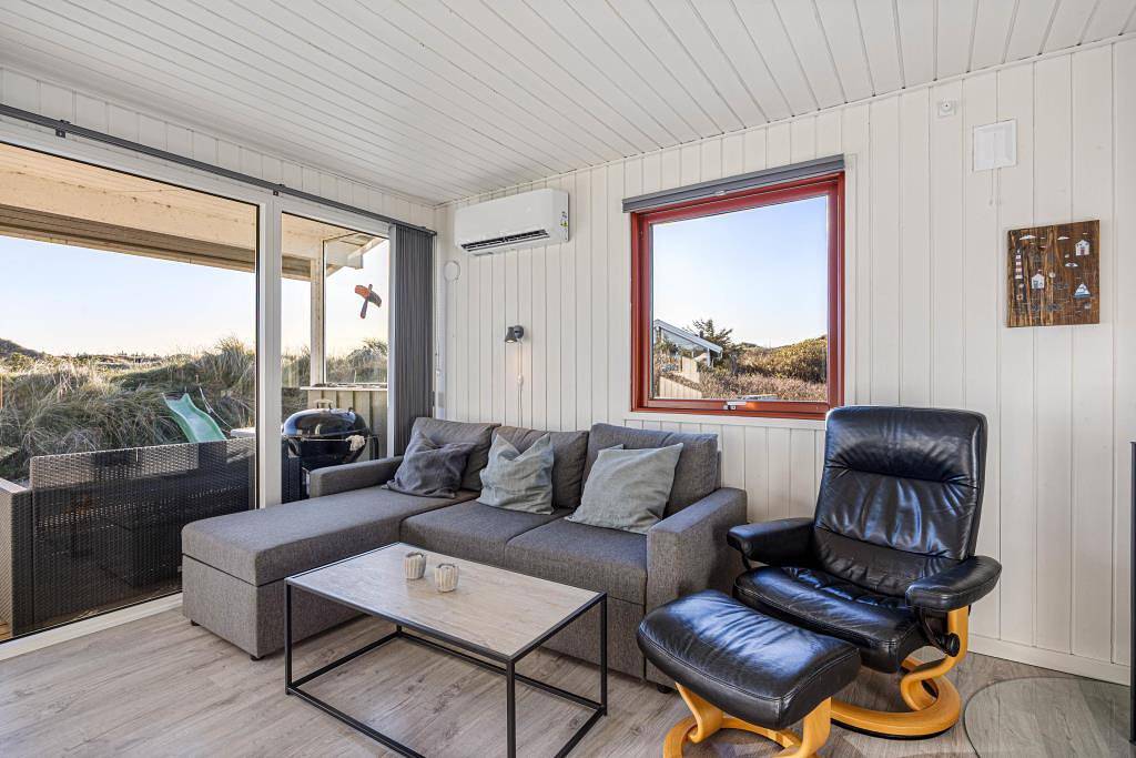 Gemütliches Ferienhaus mit schöner Terrasse und Kamin in Skodbjerge, Haurvig