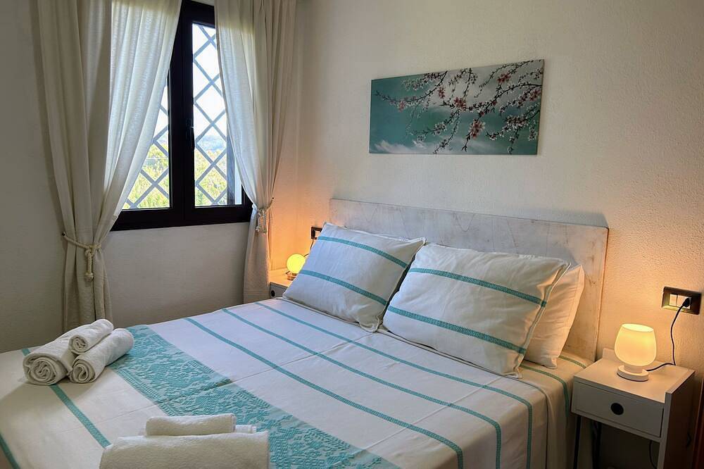 Appartamento intero, Domo su Neulache\nvilla in campagna composta da  due app. a 5 minuti dal mare in Cala Liberotto, Orosei