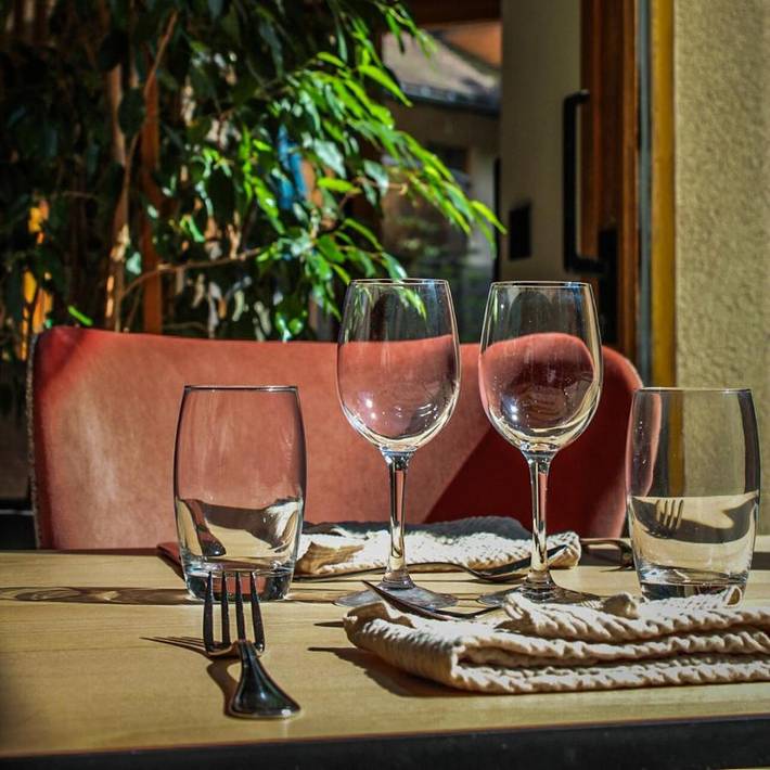 Hôtel pour 2 personnes, avec jacuzzi et sauna ainsi que jardin et piscine à Champagnole - 2