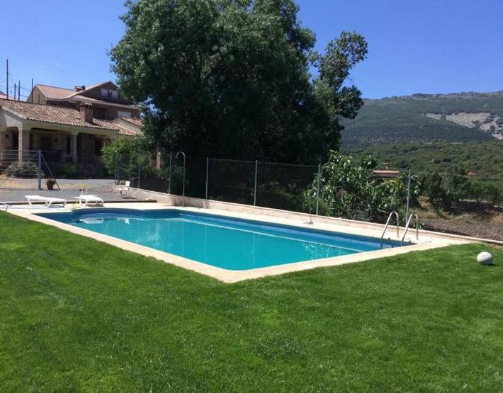 Casa de vacaciones para 7 personas, con terraza además de jardín y piscina - 1