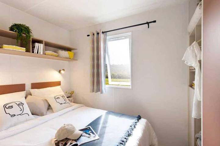 Zecamping 3* espace aquatique chiens acceptés sauna mobil-home Tv 18m2 in Seix, Parc naturel régional des Pyrénées ariégeoises