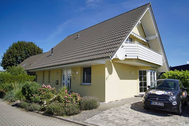 Ferienwohnung für 2 Personen, mit Terrasse und Garten sowie Pool und Sauna in Göhren