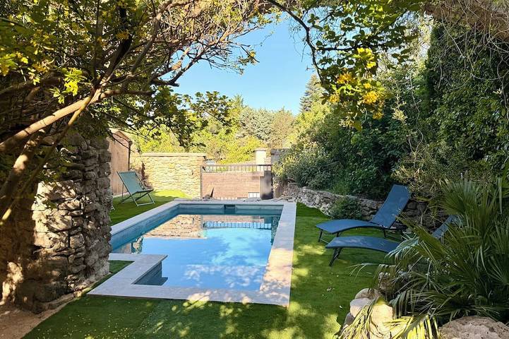 Location de vacances pour 15 personnes, avec jardin, animaux acceptés à Réauville
