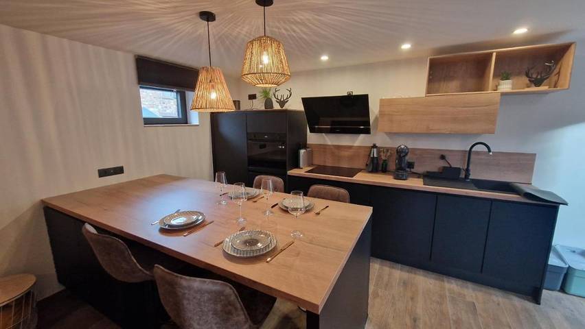 Gîte pour 4 personnes, avec terrasse ainsi que jacuzzi et sauna dans Solwaster