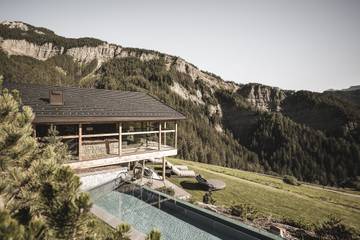 Villa für 7 Personen, mit Whirlpool und Garten sowie Terrasse und Sauna in Südtirol