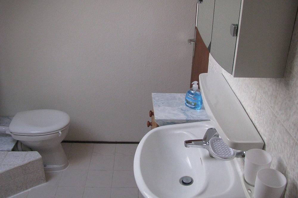 Ganze Wohnung, Apartment  (7 km von A 7) in Büdelsdorf, Schleswig-Holstein