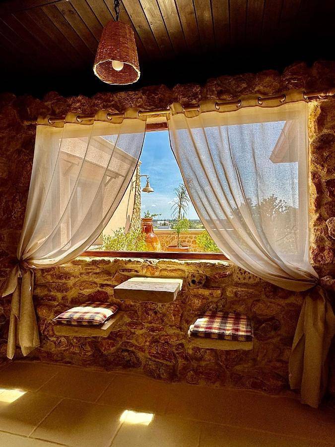 Gîte pour 4 personnes, avec balcon et jacuzzi, adapté aux familles à Torre Santa Susanna - 3