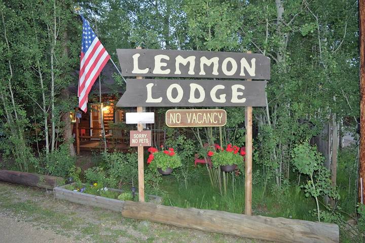 Log cabin for 3 people, with terrace in Grand Lake