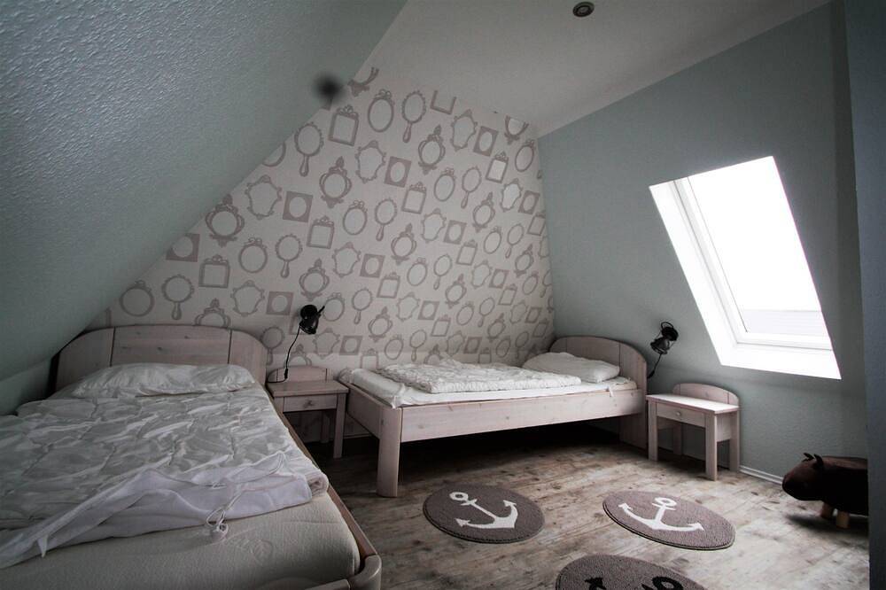 Ganze Wohnung, Platz für bis zu 5 Personen, Garten & 500 m zum Strand in Utersum, Föhr