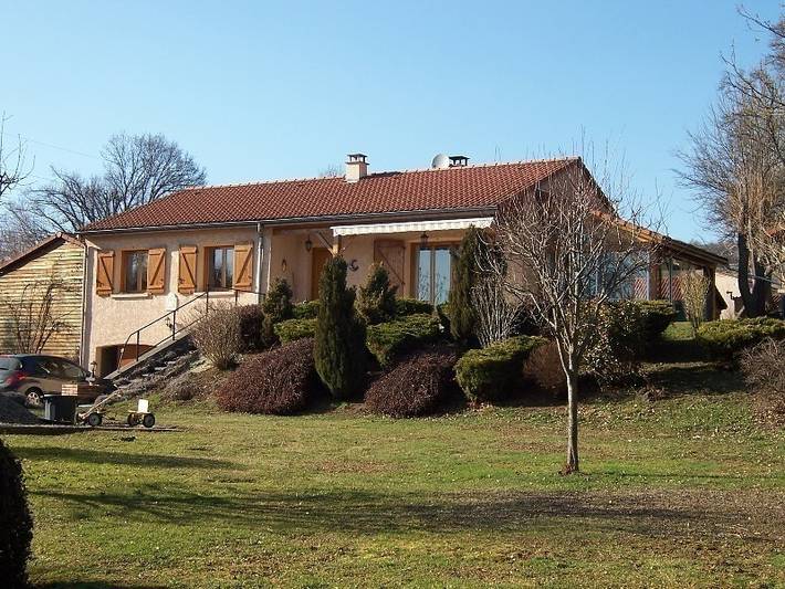 Gîte pour 6 personnes, avec Terrasse ainsi que Jardin et Vue