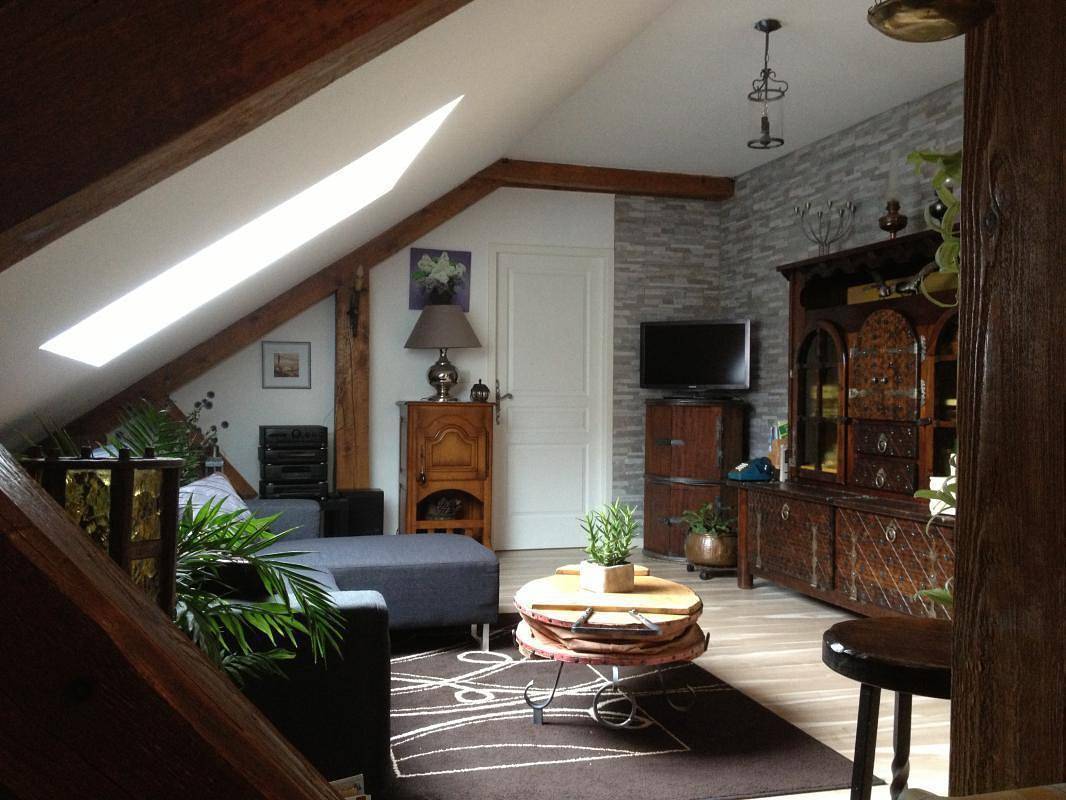 Ferienhaus mit Parkplatz, TV, Garten & Internet - 400m von Bief-des-Maisons in Bief-des-Maisons, Französischer Jura