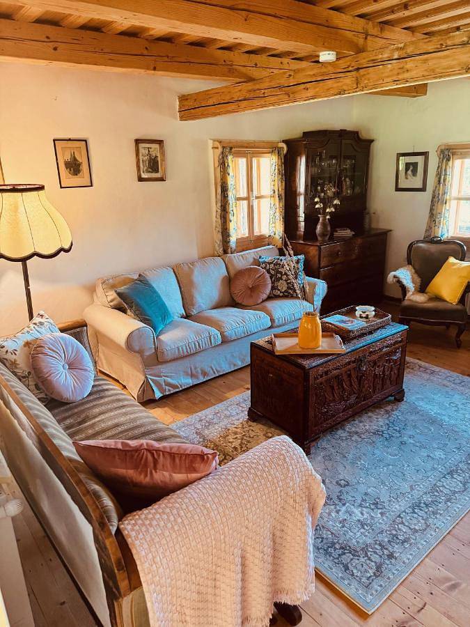 Location de vacances pour 6 personnes, avec Balcon et Terrasse ainsi que Jardin et Vue dans Breb