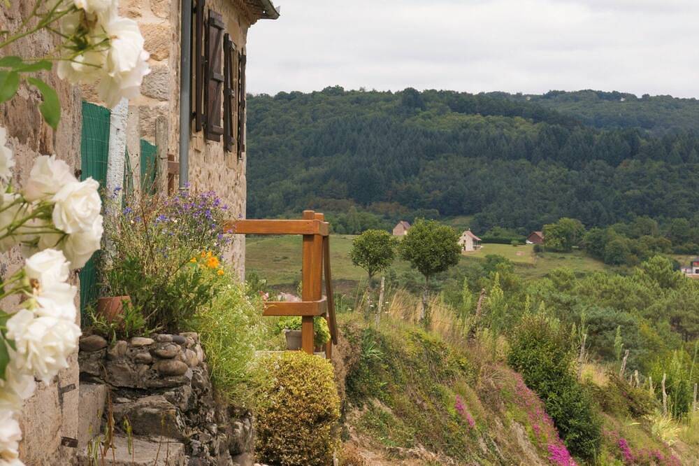 Maisonette in Corrèze | Wifi, Tv, Terrasse und Grill, private Grünflächen in Puy-d'Arnac, Brive-la-Gaillarde und Umgebung
