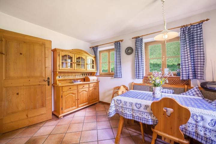 Ganze Wohnung, Ferienwohnung Seeblick" mit Seeblick, privater Terrasse und eigenem Garten in St. Pankraz, Ortleralpen
